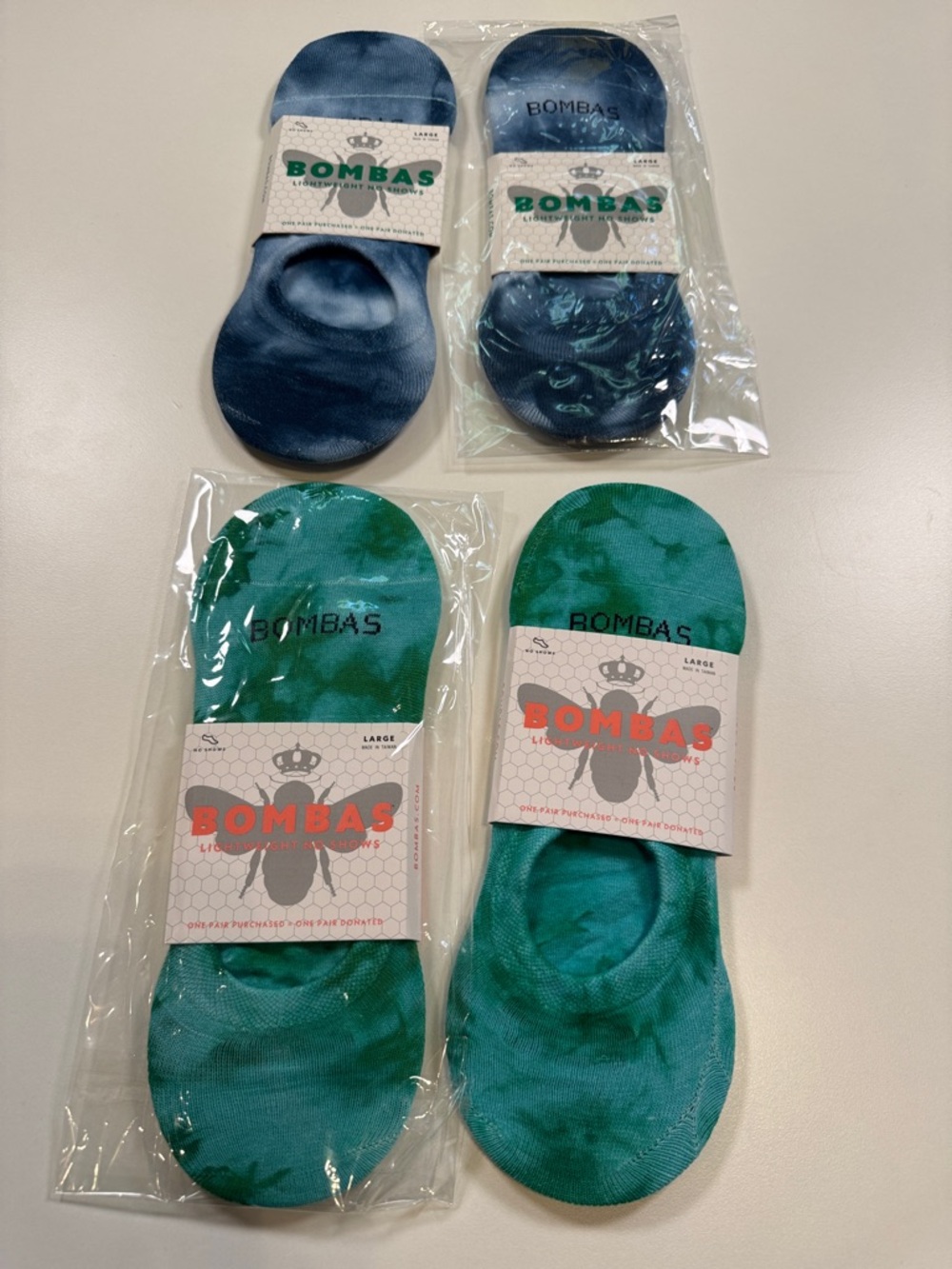 Bombas NWT Tie Dye No Show Socks 4PR Total 2PR-Blu 2PR-GRN SZ: LRG fit SZ 7-9